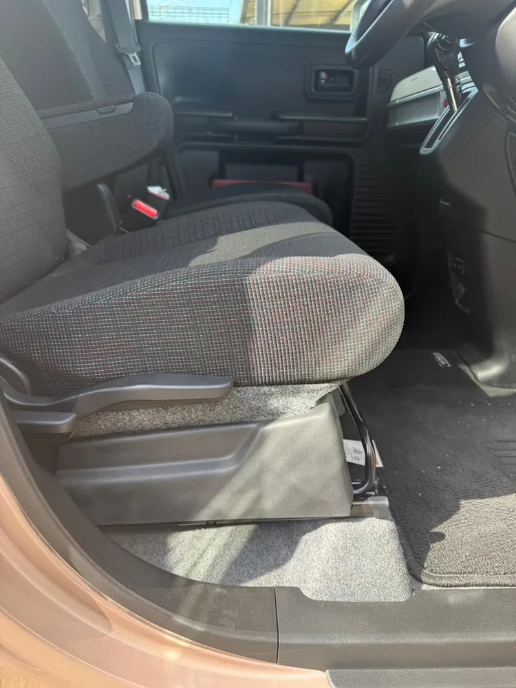 中古車の清潔な助手席まわり